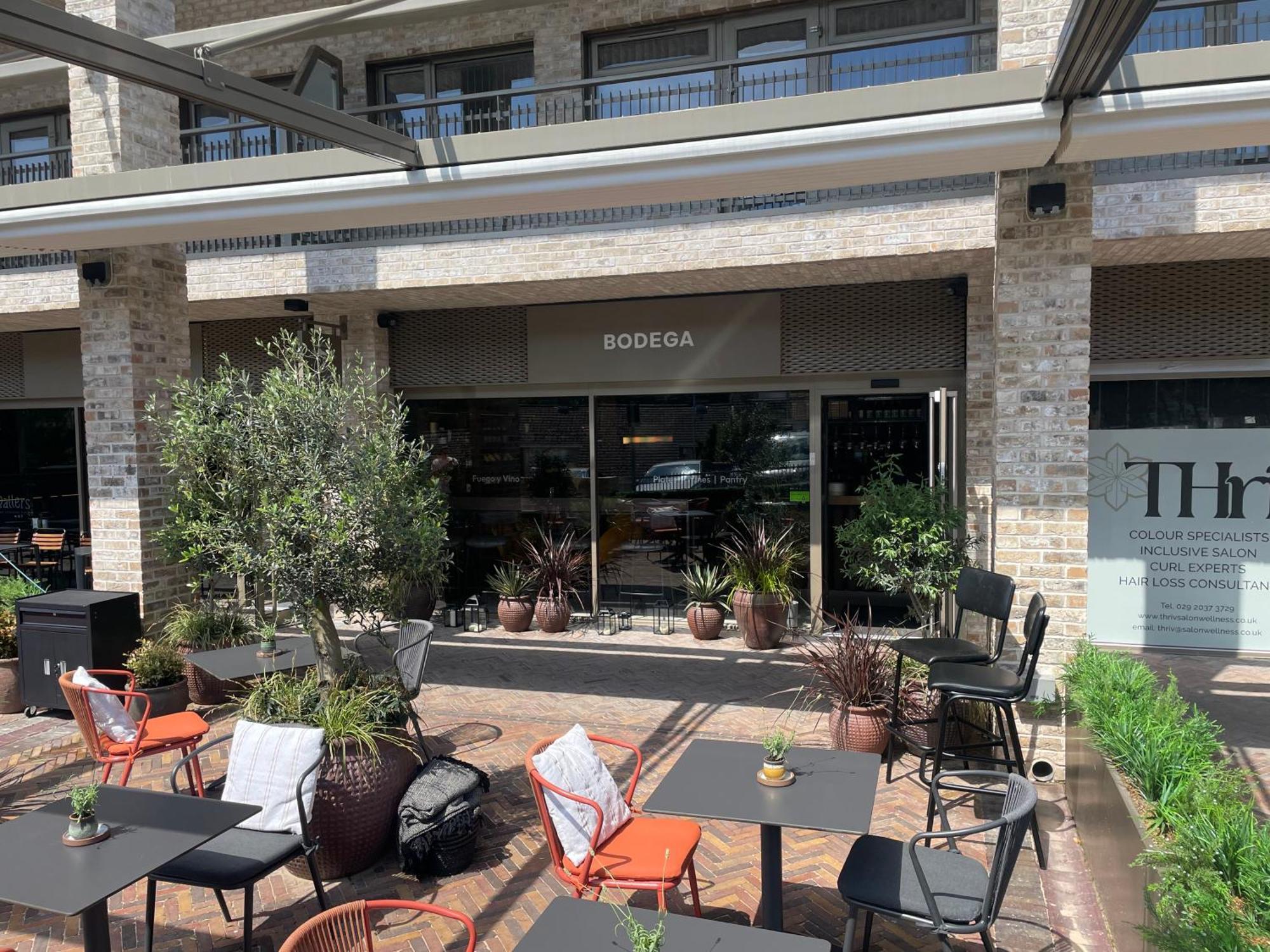 Amber Vista 2 Bedroom Apartments- Supermarket, Coffee Shop, Restaurants & Parking Below Cardiff Bagian luar foto
