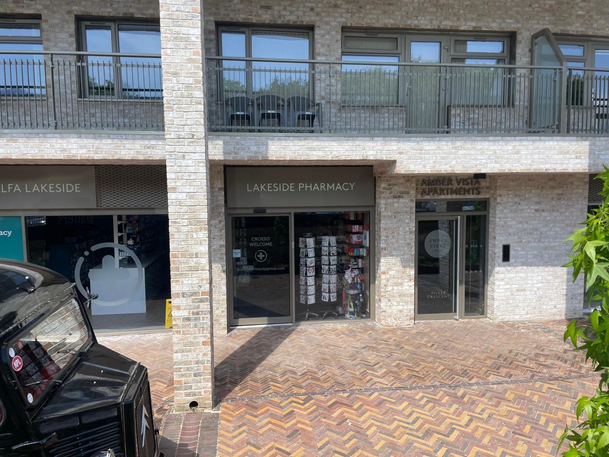 Amber Vista 2 Bedroom Apartments- Supermarket, Coffee Shop, Restaurants & Parking Below Cardiff Bagian luar foto