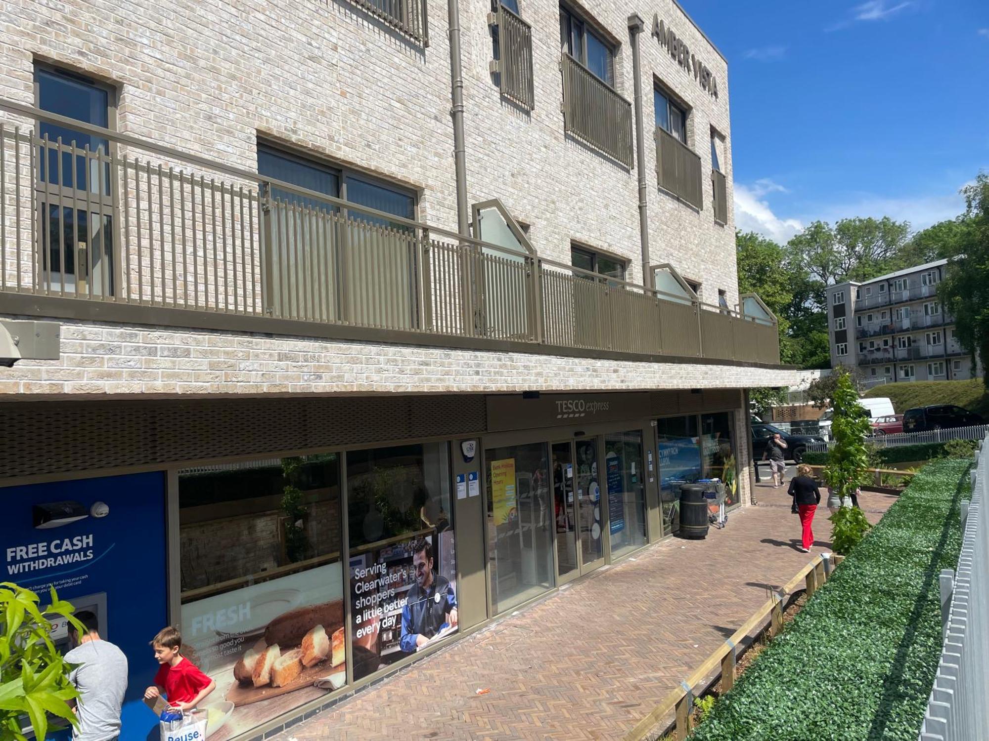Amber Vista 2 Bedroom Apartments- Supermarket, Coffee Shop, Restaurants & Parking Below Cardiff Bagian luar foto